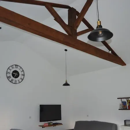 Feriehus : Grange Entierement Renovee Style Loft. Joinville